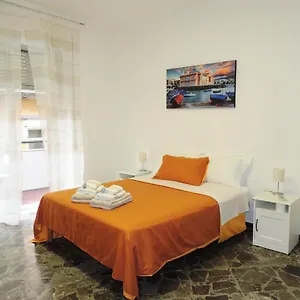 Couette-café Lb&b Short, Bari